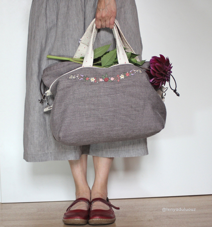 Handarbeitstasche mit Blumenstickerei genäht nach Schnittmuster Projekttasche BI&SI von B-patterns