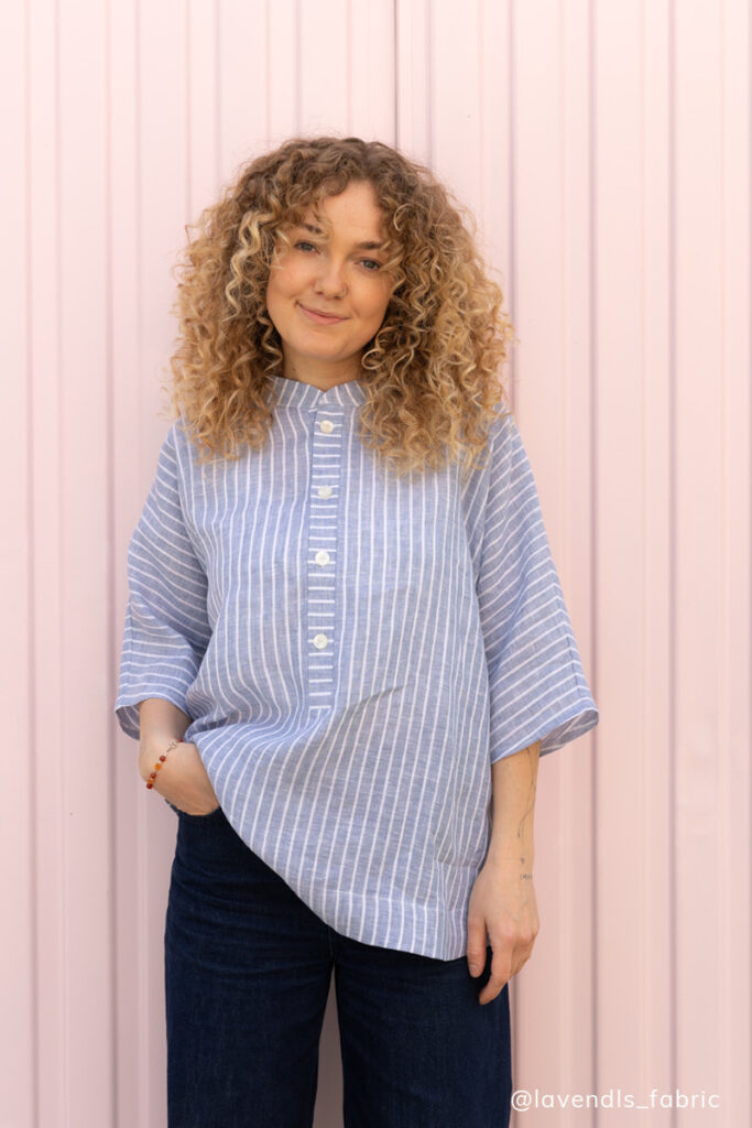 Bluse mit Stehkragen und Pololeiste aus gestreiftem Leinen genäht nach Schnittmuster Oversized Bluse Lilia