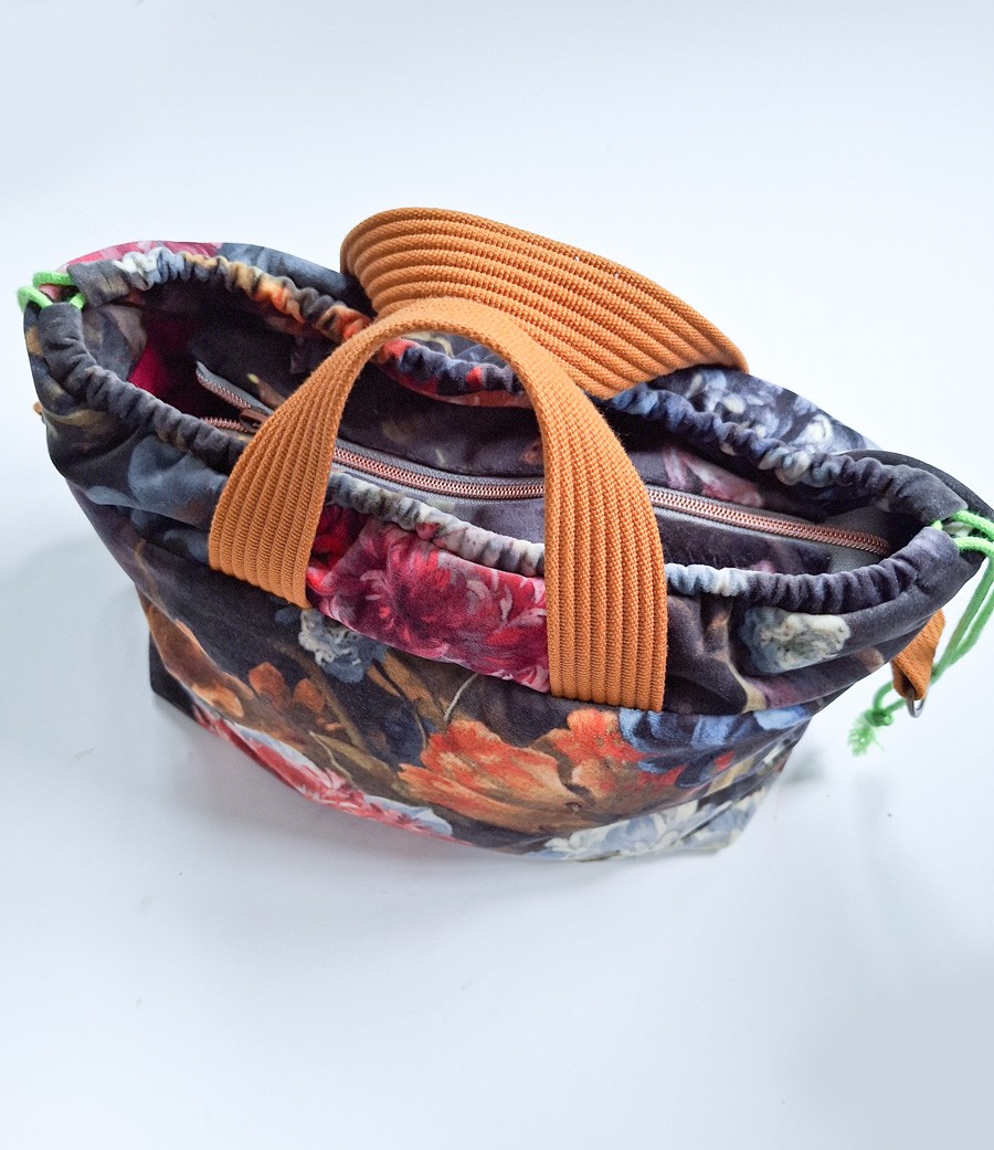 Schnittmuster-tasche-mit-reissverschluss-und-klappen